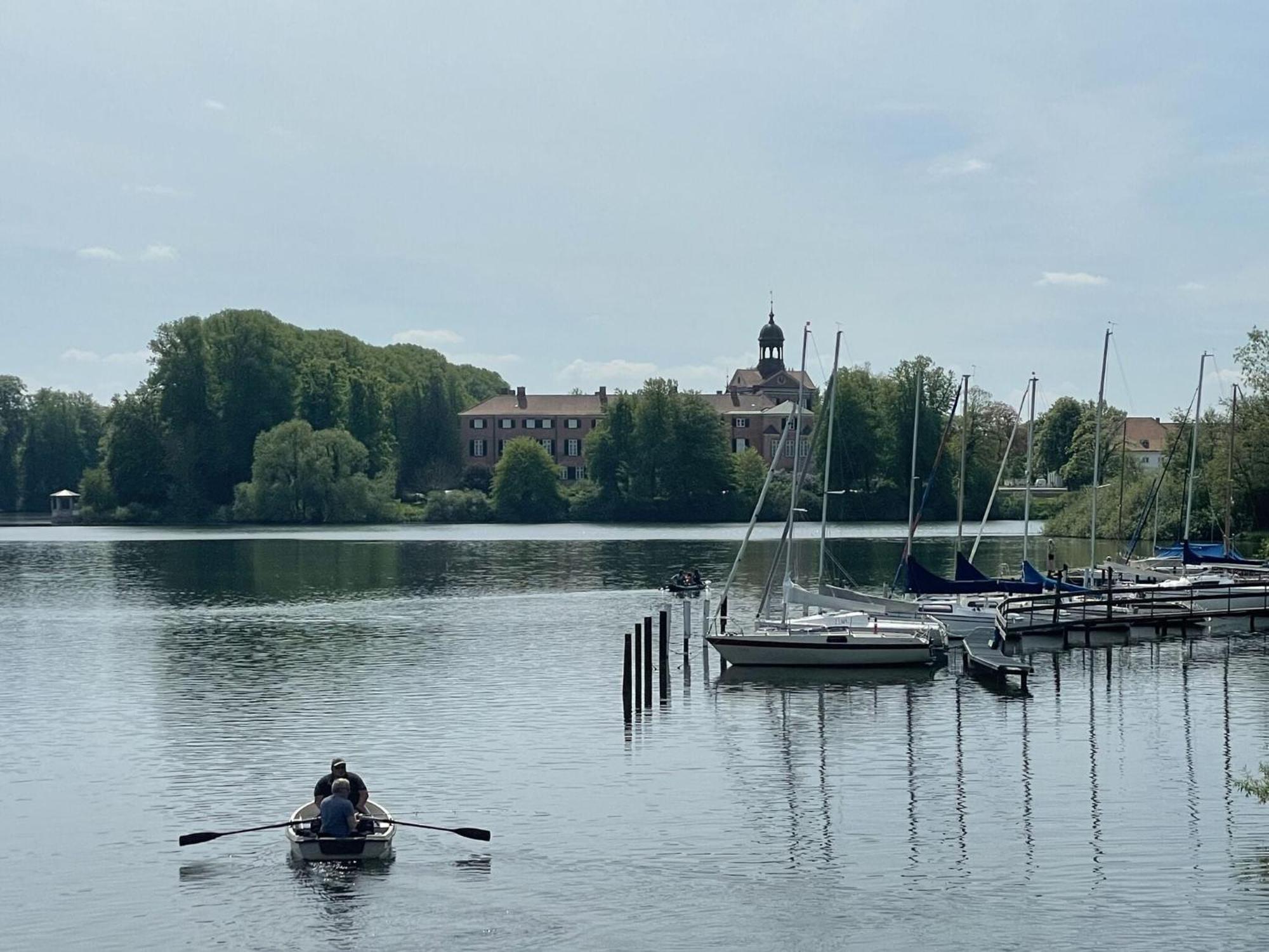 Flat In Eutin On The Kleiner Eutiner See Lake Exterior photo